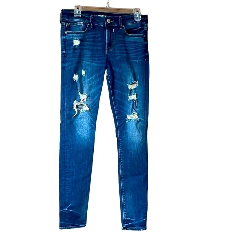 Express size 6 dark wash destress mid-rise jegging
jeans
